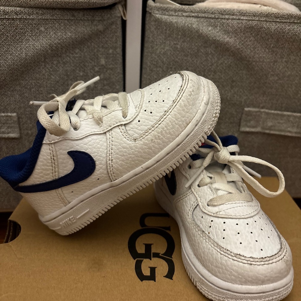 Toddler Nike sneakers